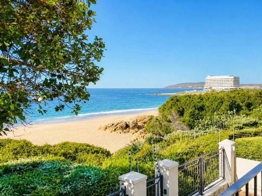 Beach path view at Tremezzo Plett