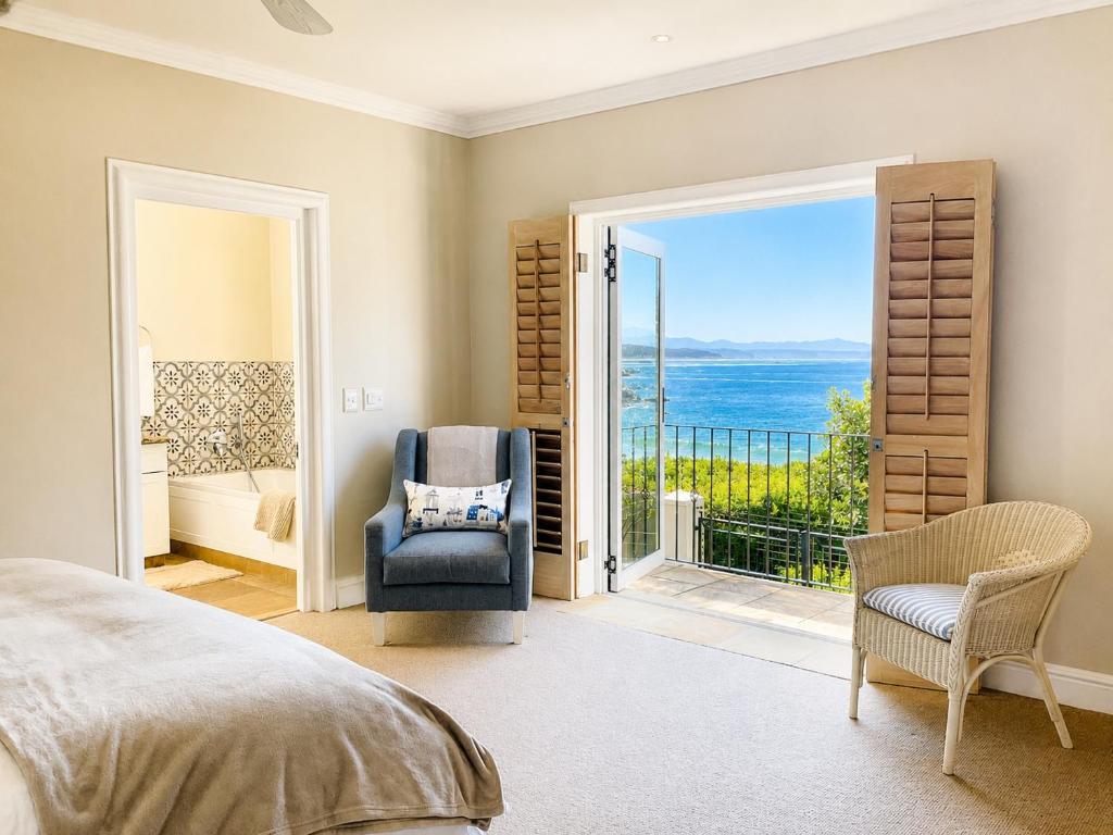 Sea-facing bedroom suite at Tremezzo Plett