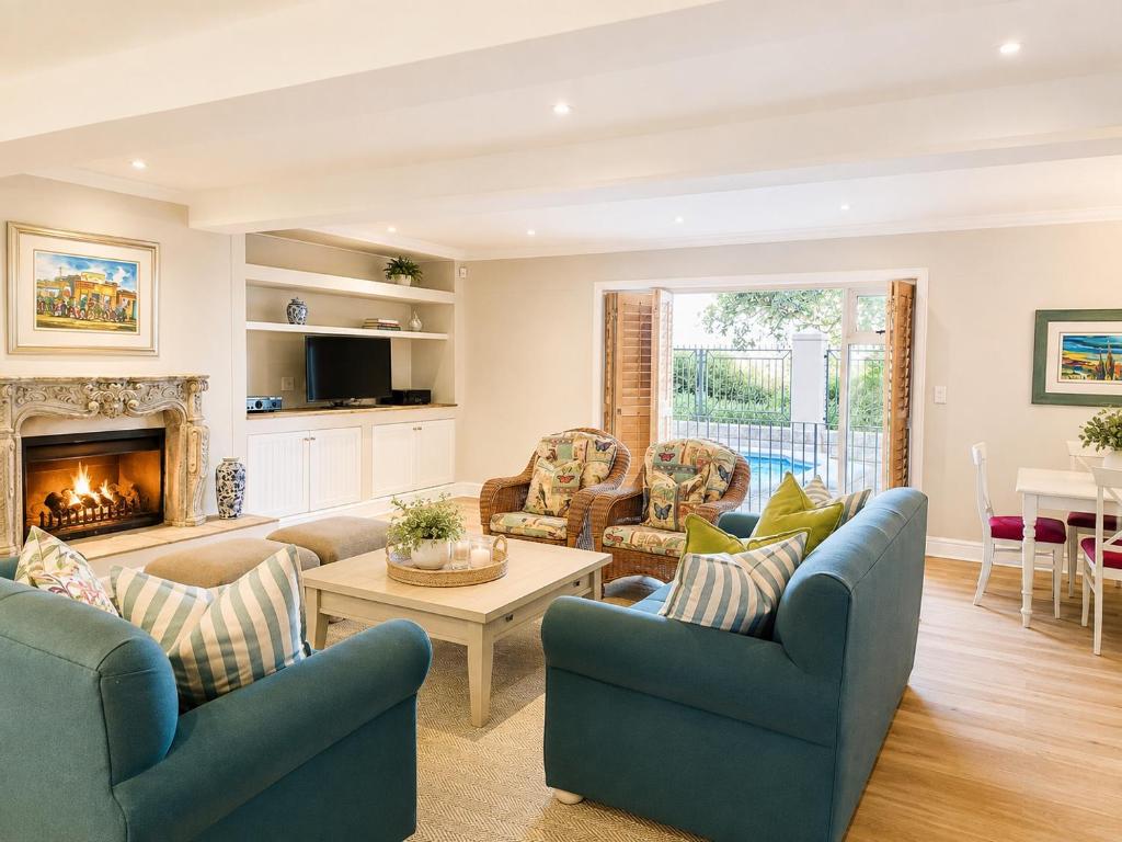 Open-plan lounge at Tremezzo Plett