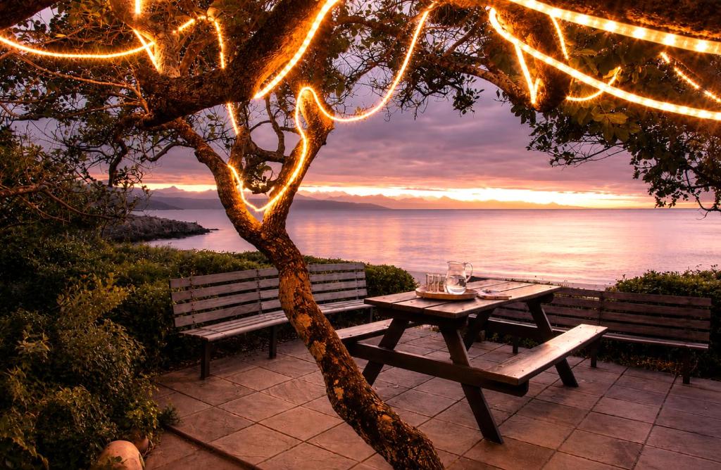 Evening lights over the bay at Tremezzo Plett