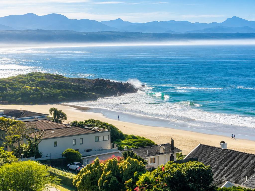 Elevated ocean view at Tremezzo Plett