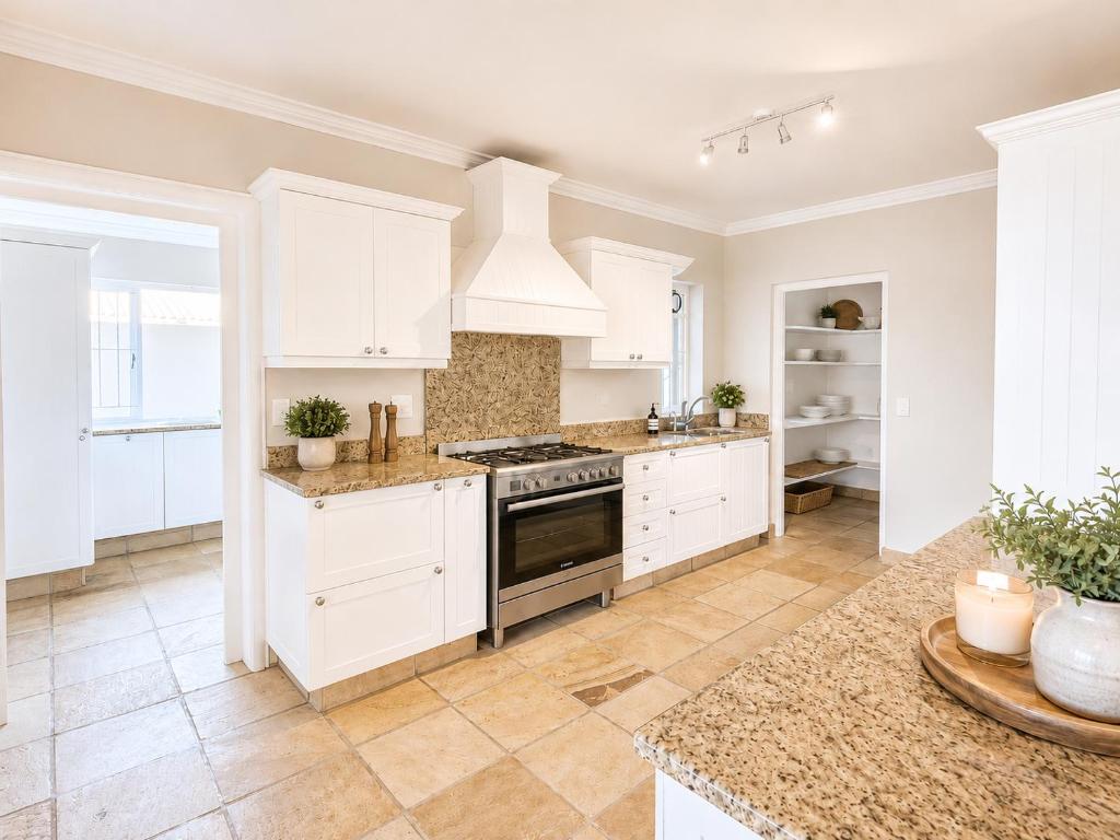 Main kitchen at Tremezzo Plett