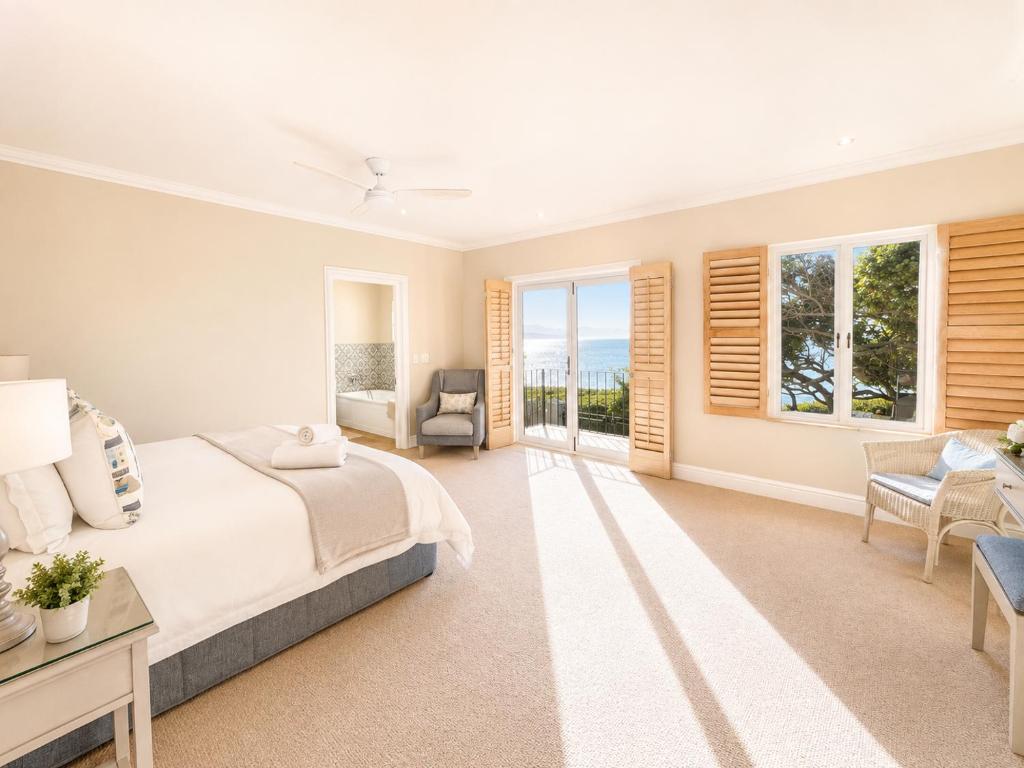 Bright bedroom suite at Tremezzo Plett